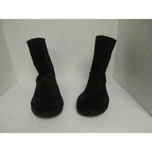 Ugg Women's 5825 Classic ll Short Boot Black Size 8 USED!!